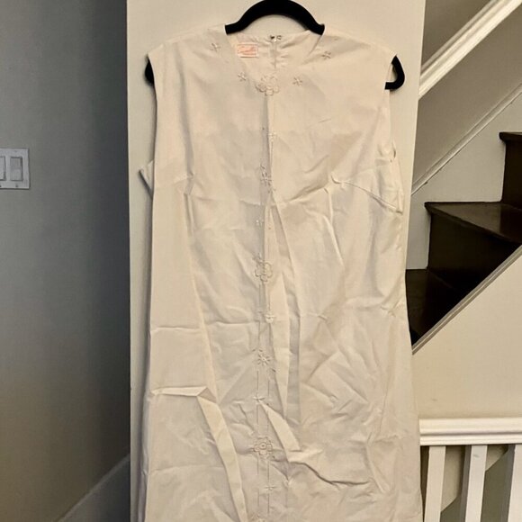 Vintage Ecru Embroidered Sheath Dress - Picture 2 of 6